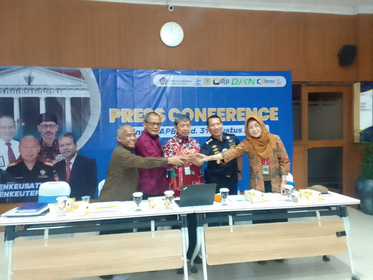  Kanwil Direktorat Jendral Perbendaharaan Jawa Tengah memberikan penjelasan tentang dana KUR dan dana desa di Semarang, Selasa (27/9/2022)