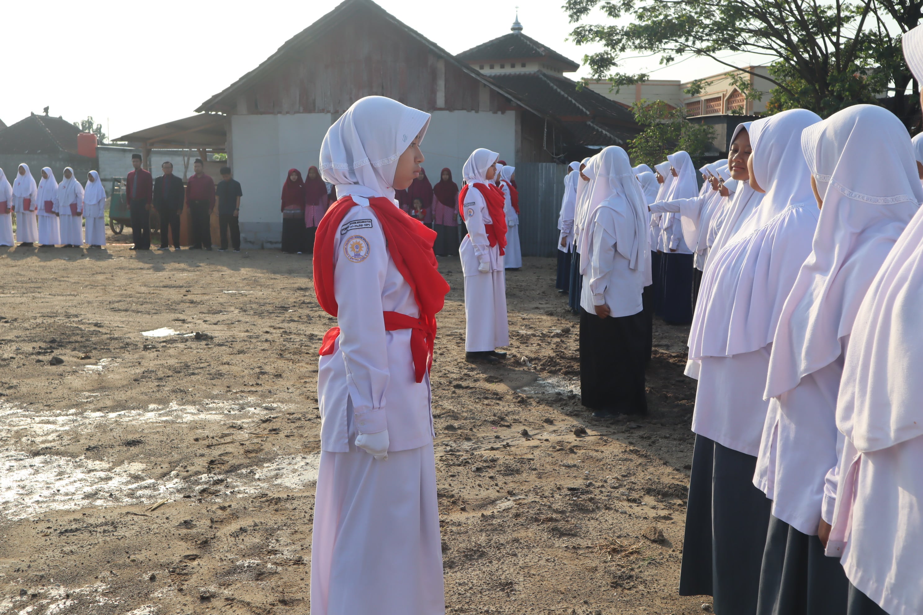 Upacara peringatan Hari Kemerdekaan RI di PPM Muhammadiyah At-Tajdid Cepu, Rabu (17/8).