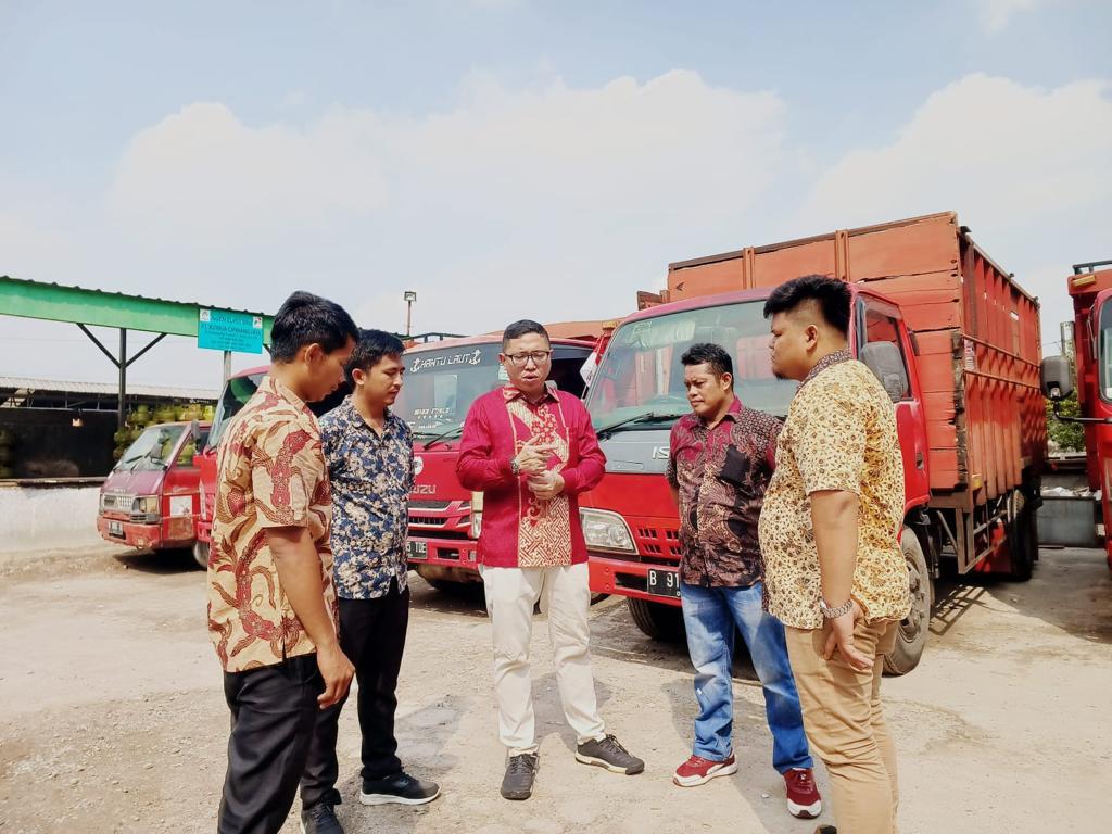  Distributor Elpiji Pertamina (tengah) Brando Susanto.
