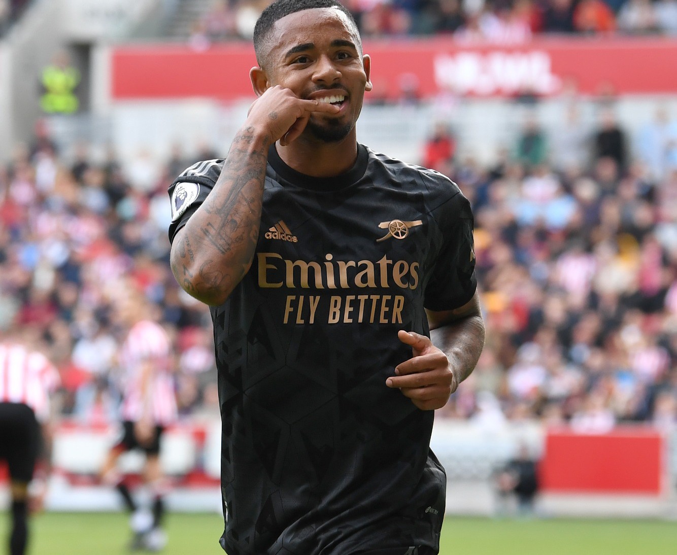 Gabriel Jesus merayakan golnya ke gawang Brentford