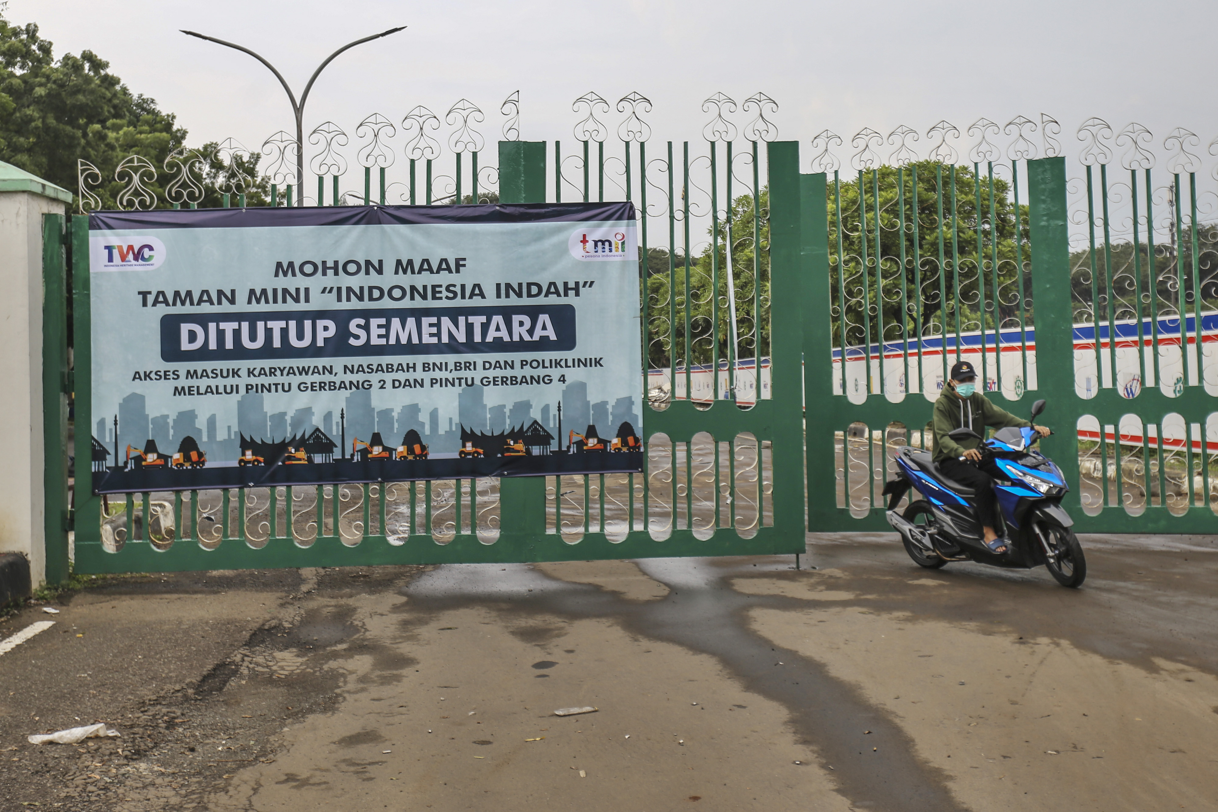 Taman Mini Indonesia Indah ditutup sementara