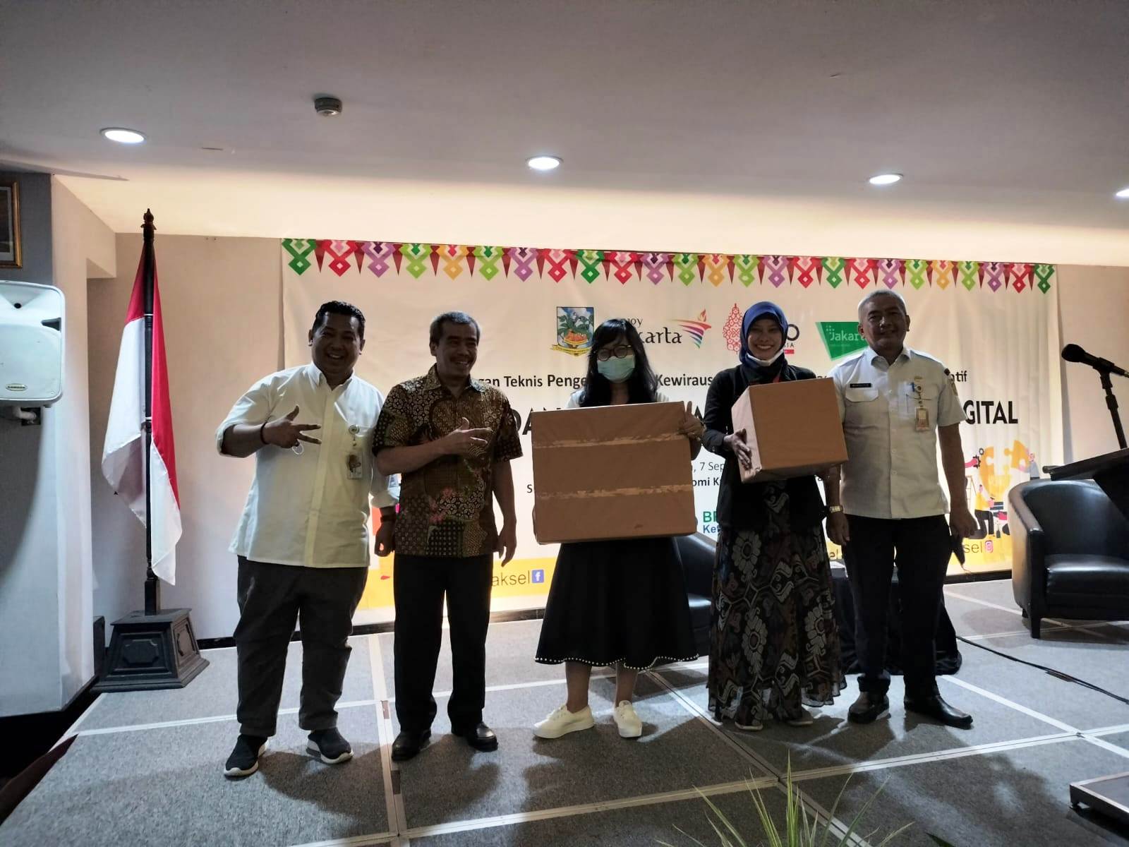 Kegiatan sosialisasi dan edukasi yang dilaksanakan BPJAMSOSTEK Kantor Cabang Jakarta Kebayoran Baru dan Suku Dinas Parekraf Jaksel. 