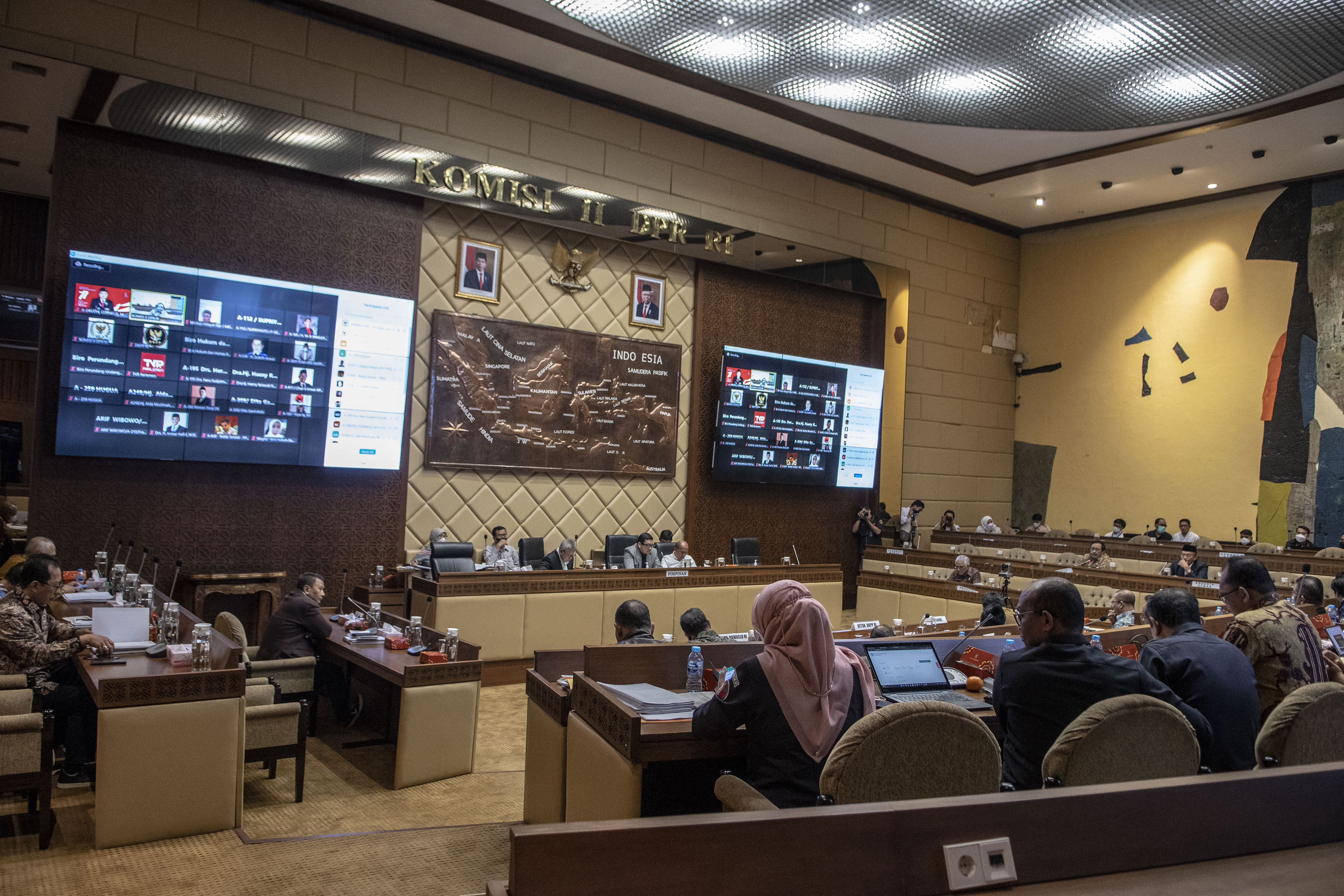 Suasana ruang rapat Komisi II DPR di Kompleks Parlemen, Senayan, Jakarta