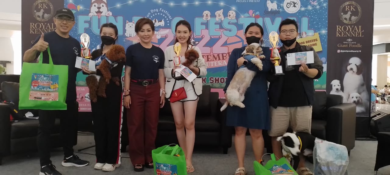 Pemenang salah satu kontes di The Jakarta Dog Show 2022
