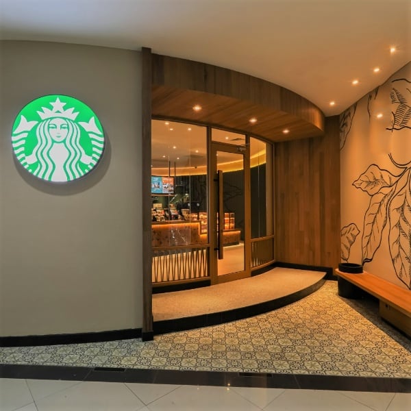 Gerai Starbucks di Mal Jayapura