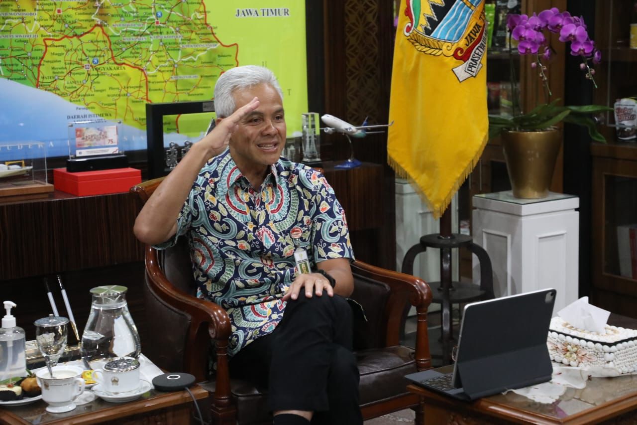 Gubernur Jateng Ganjar Pranowo sebut pihak yang memotong BLT BBM itu sama dengan penghianat negara.