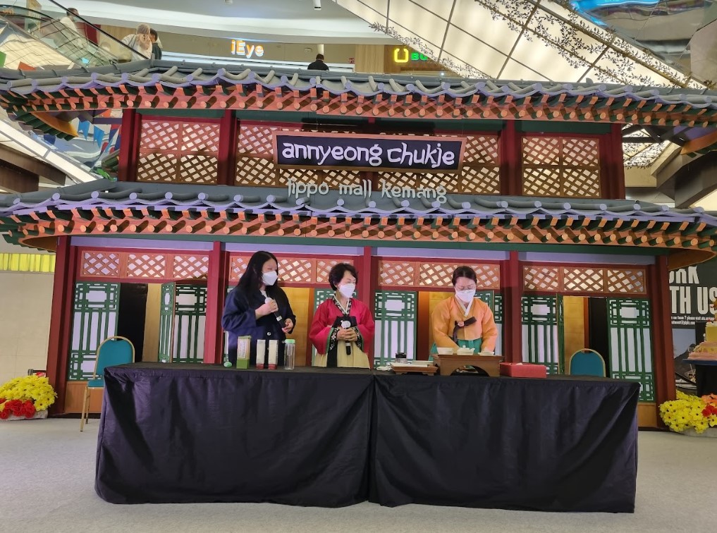 Demonstrasi acara minum teh tradisional Korea