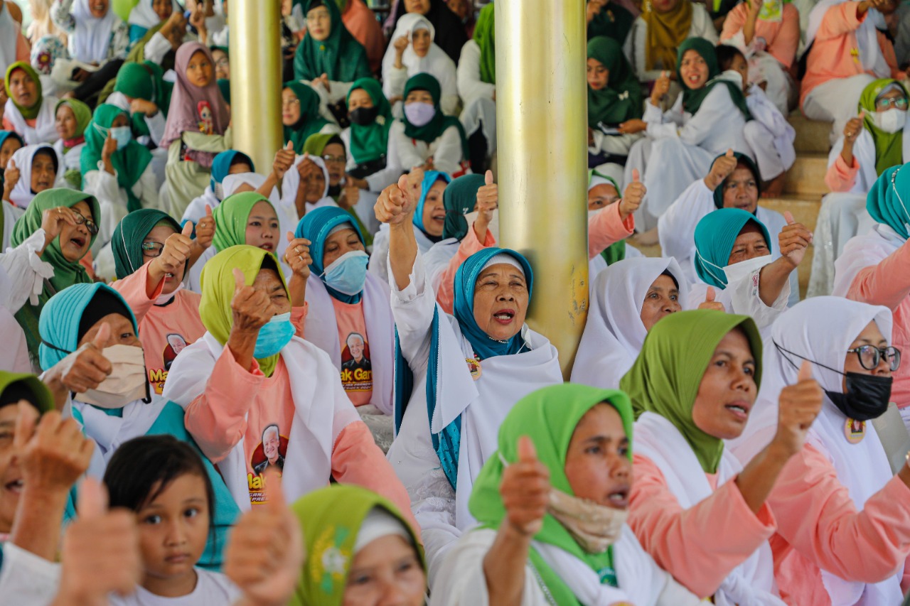 Relawan Mak Ganjar di Kabupaten Sumedang menggelar doa bersama agar Indonesia dipimpin oleh sosok yang tepat pada 2024, Jumat (16/9/2022)