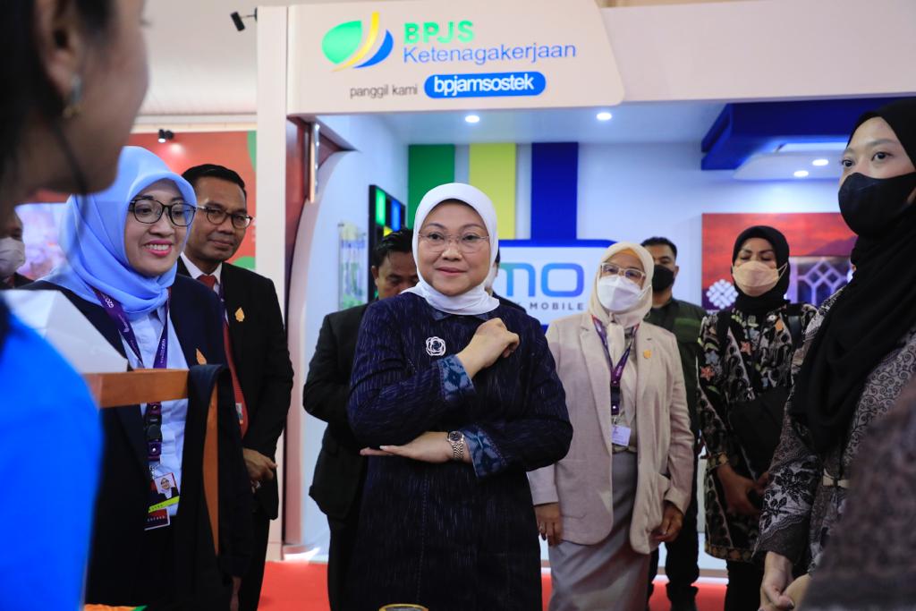 Menteri Tenaga Kerja Ida Fauziah