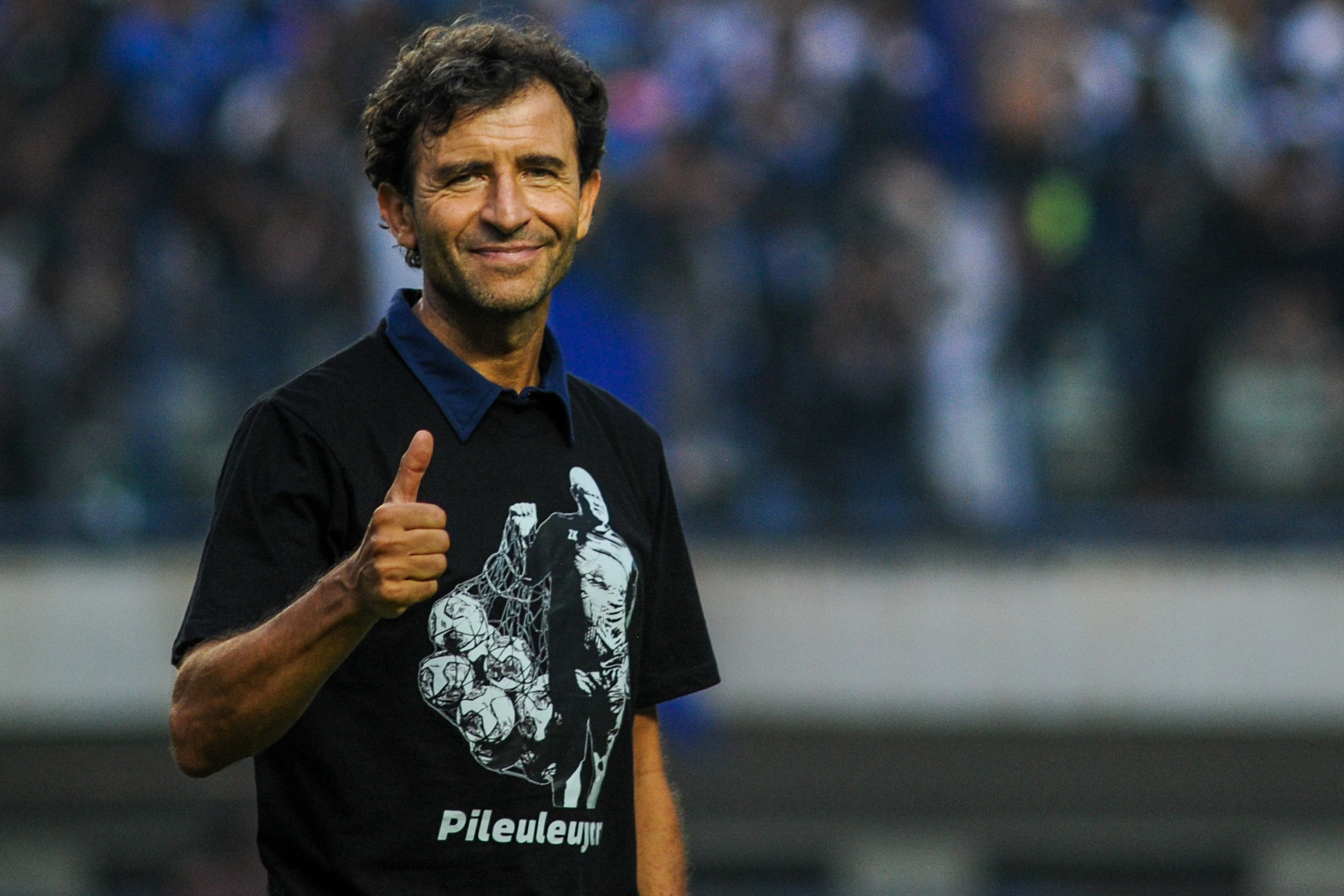 Pelatih Persib Luis Milla