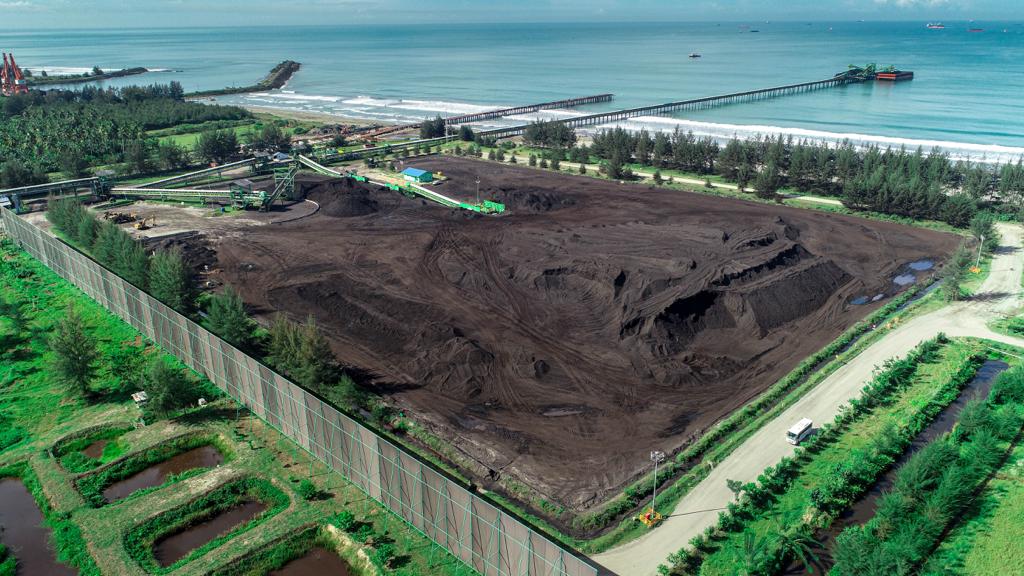 HASIL TAMBANG:Areal penampungan batu bara Media Djaya Bersama (MDB) Group). MDB melalui MIFA dan BEL berencana menambah pasar yang ada