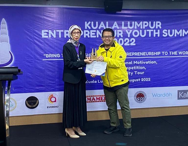  Mahasiswa FEB Universitas Pancasila (UP) meraih juara pertama pada Kuala Lumpur Entrepreneur Youth Summit 2022. 