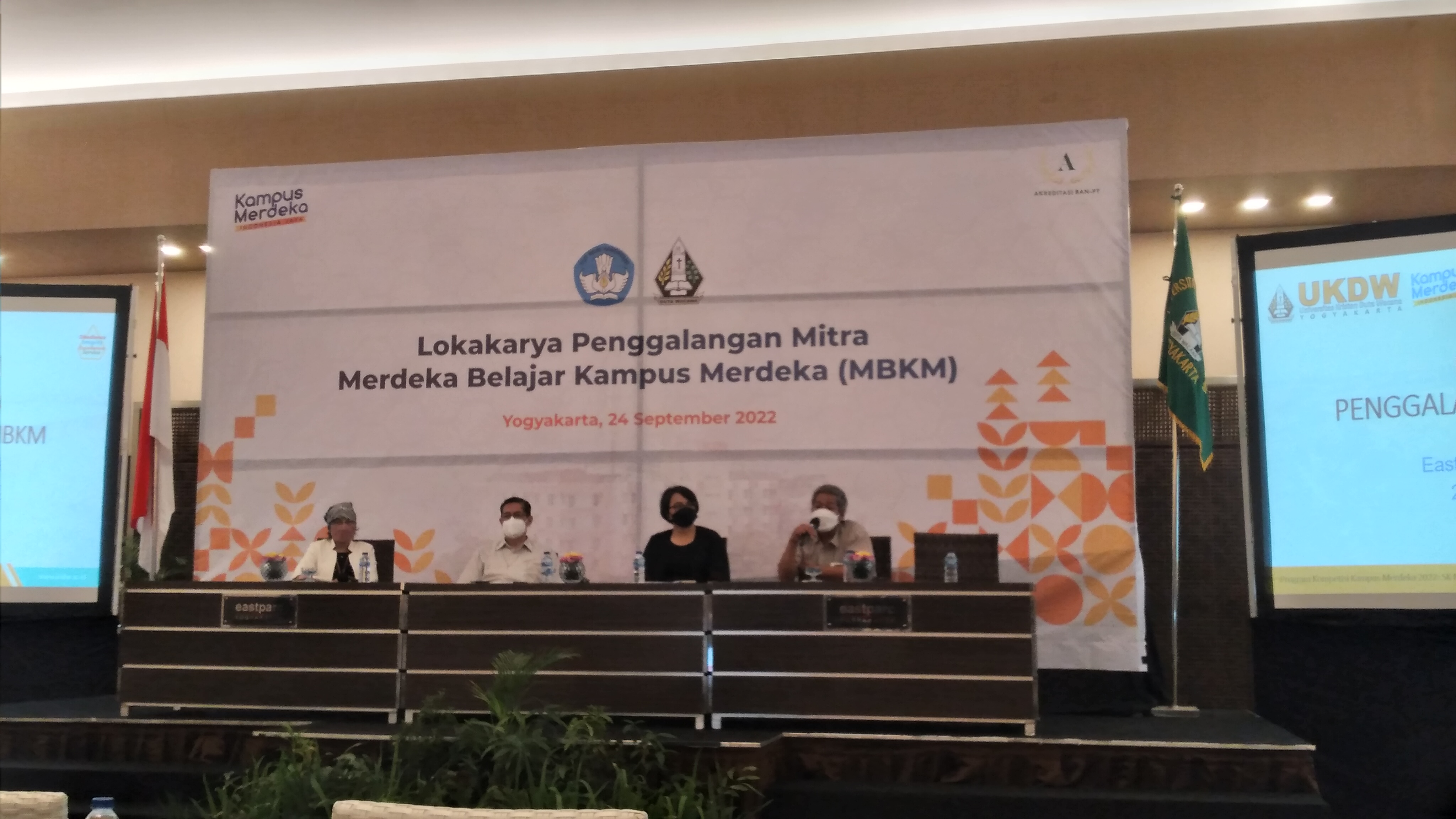 Lokakarya Penggalangan Mitra MBKM yang diselenggarakan UKDW di Hotel Eastparc Yogyakarta, Sabtu, (24/9)