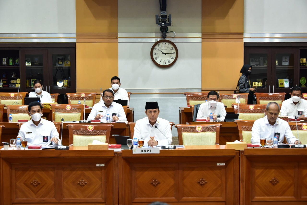 Ilustrasi. Ketua BNPT Boy Rafli (tengah) saat melakukan rapat dengan DPR.