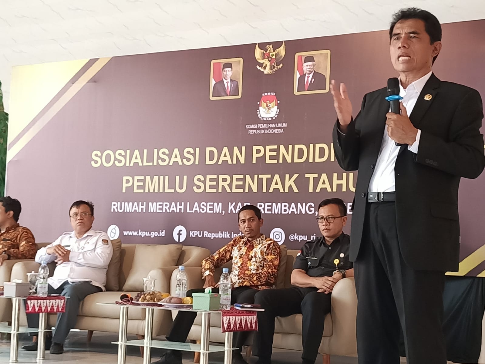  Anggota DPR RI dari Fraksi PDI Perjuangan, Riyanta, dalam acara Sosialisasi dan Pendidikan Pemilu Serentak Tahun 2024 di Rembang, Jateng.