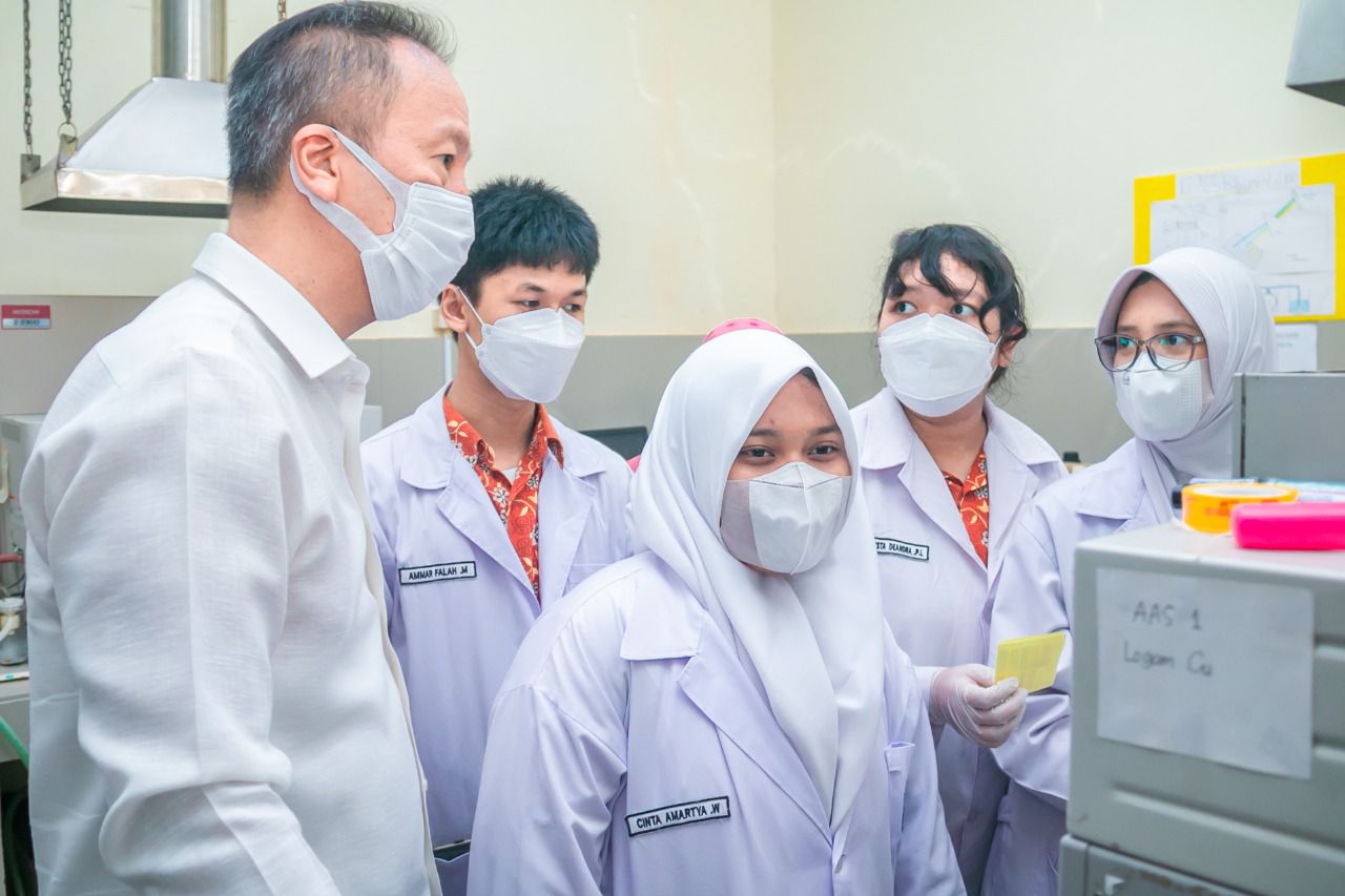 Menteri Perindustrian Agus Gumiwang Kartasasmita saat kunjungan ke SMK-SMAK Bogor beberapa hari lalu. 