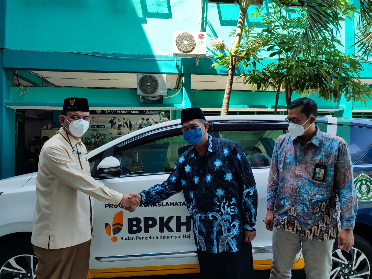 Kolaborasi BPKH-Baznas Salurkan Bantuan Mobil Operasional untuk Madrasah dan Ponpes di Jawa Timur
