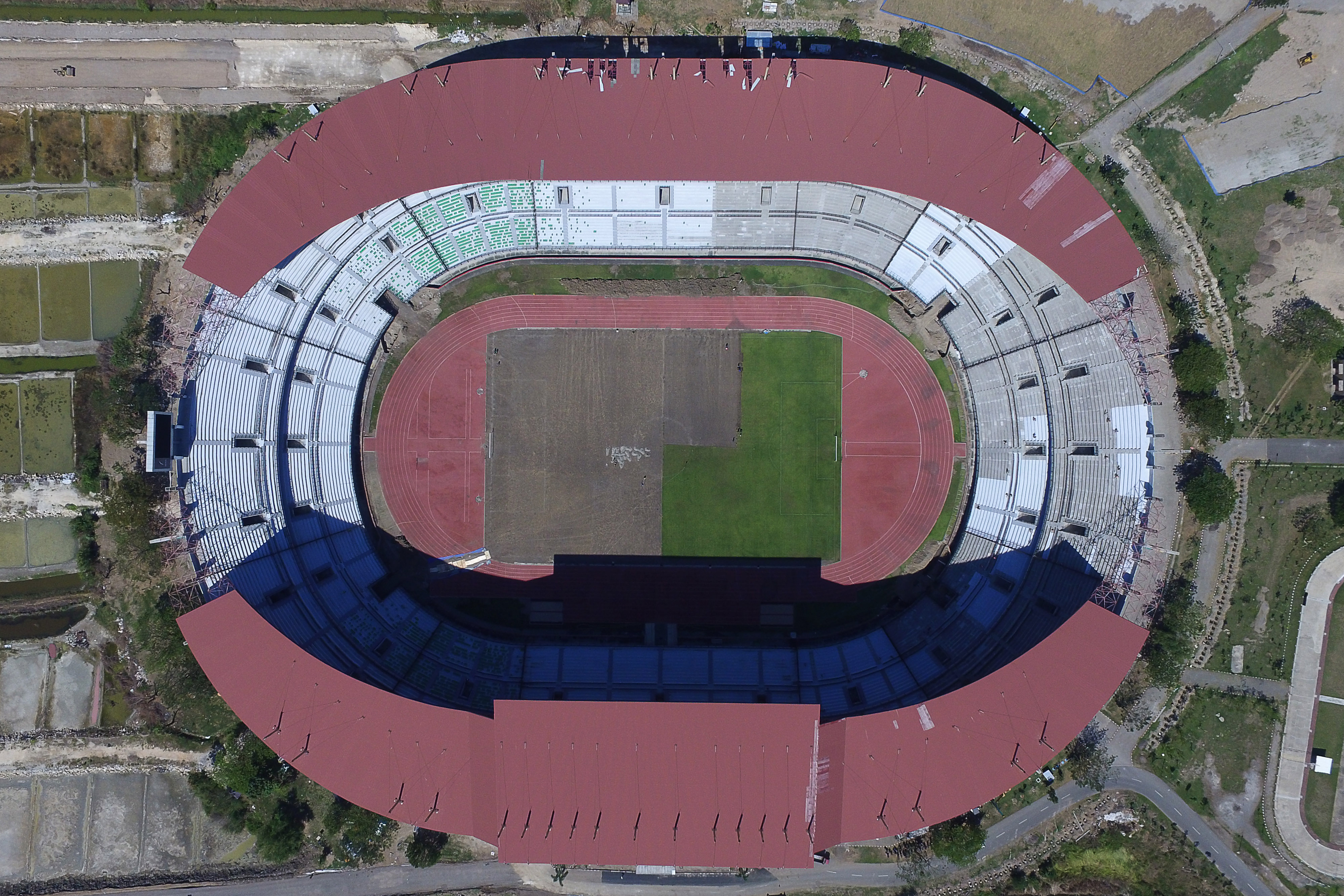 Foto udara Stadion Gelora Bung Tomo (GBT) 