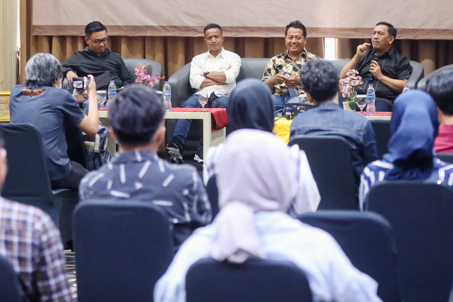 Seminar nasional 'Perang Klaim Infrastruktur dan Tudingan Pemilu Curang 2024' , di Jakarta Pusat, Minggu (24/9)