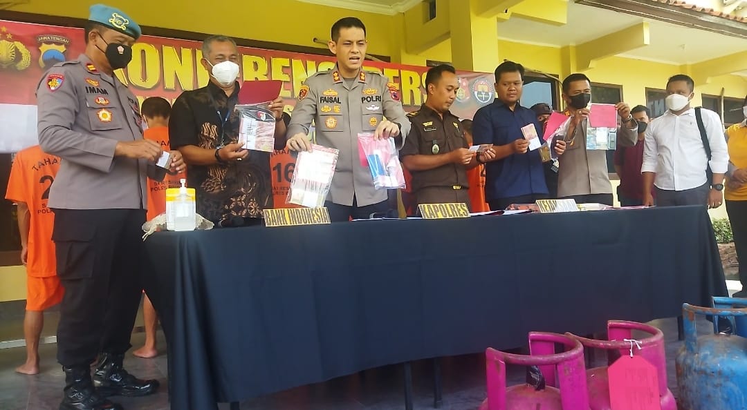 Polres Brebes Ringkus 4 Tersangka Pengedar Uang Palsu