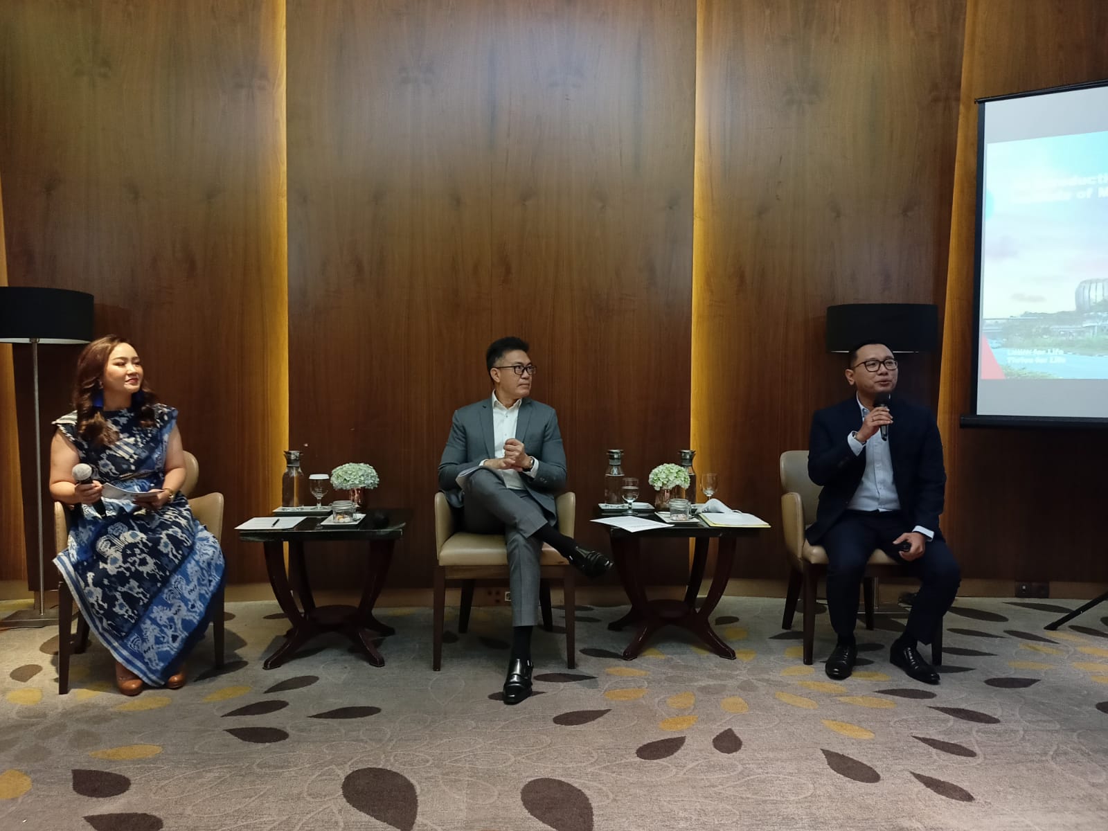 Peluncuran pusat pengajaran Singapore Institute Management di Indonesia.