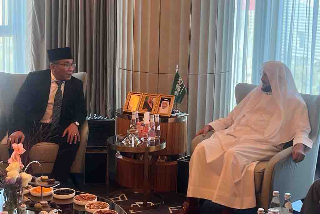 Ketua Umum PBNU Yahya Cholil Staquf  dan Menteri Urusan Islam, Dakwah, dan Penyuluhan Arab Saudi Sheikh Abdul Latif bin Abdul Aziz Al-Sheikh