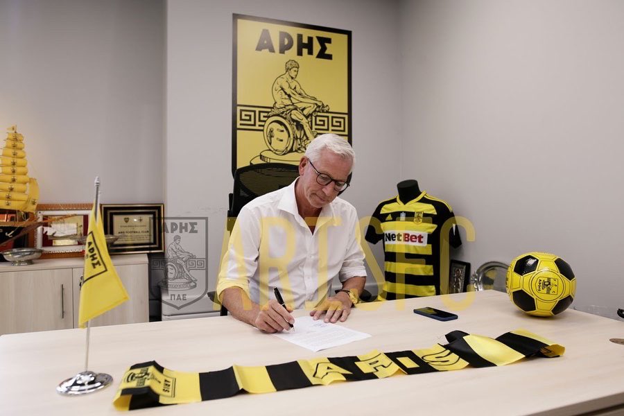 Alan Pardew menandatangani kontrak untuk menukangi klub Yunani Aris Thessaloniki