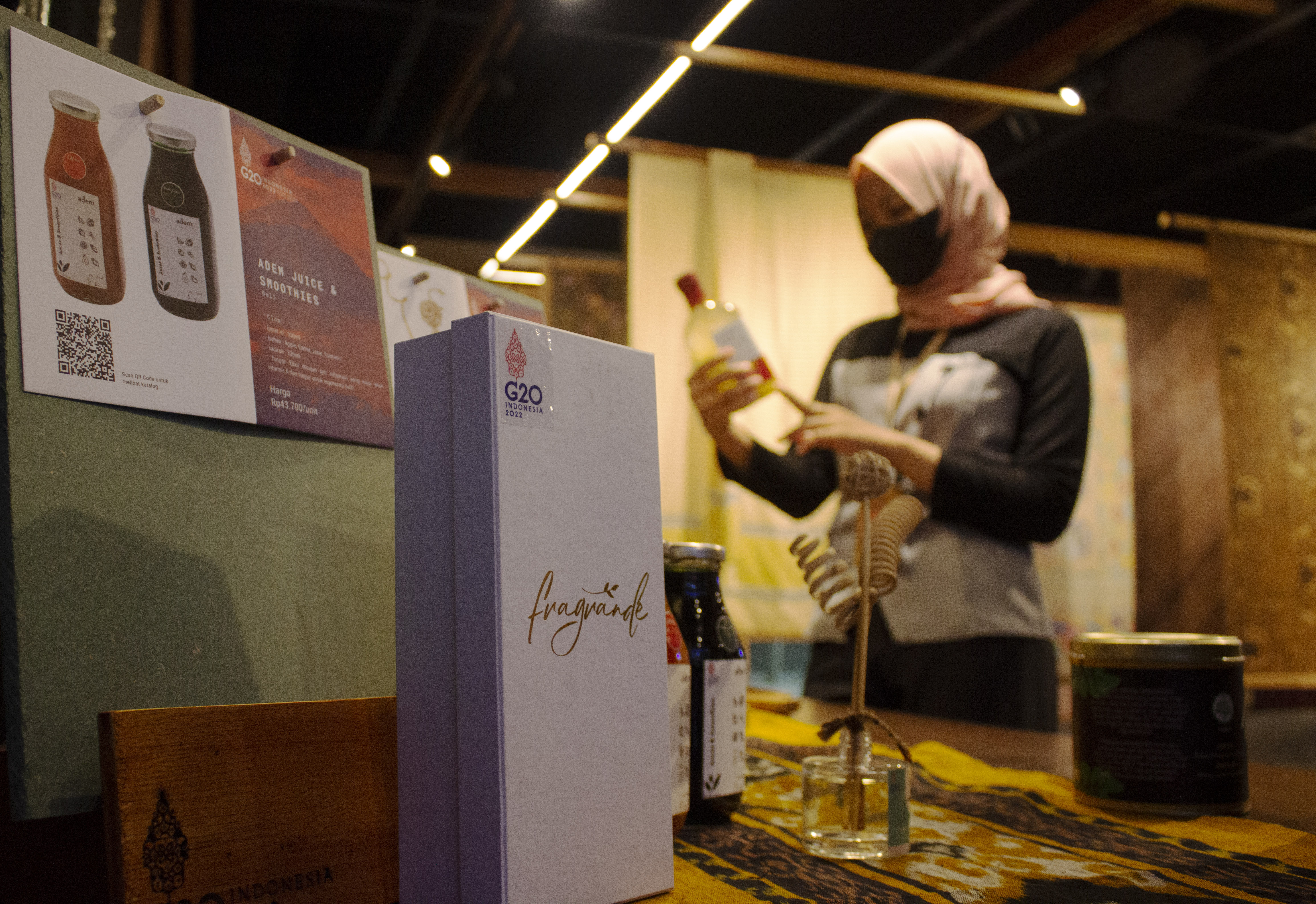 Produk UMKM jadi souvenir resmi KTT G20