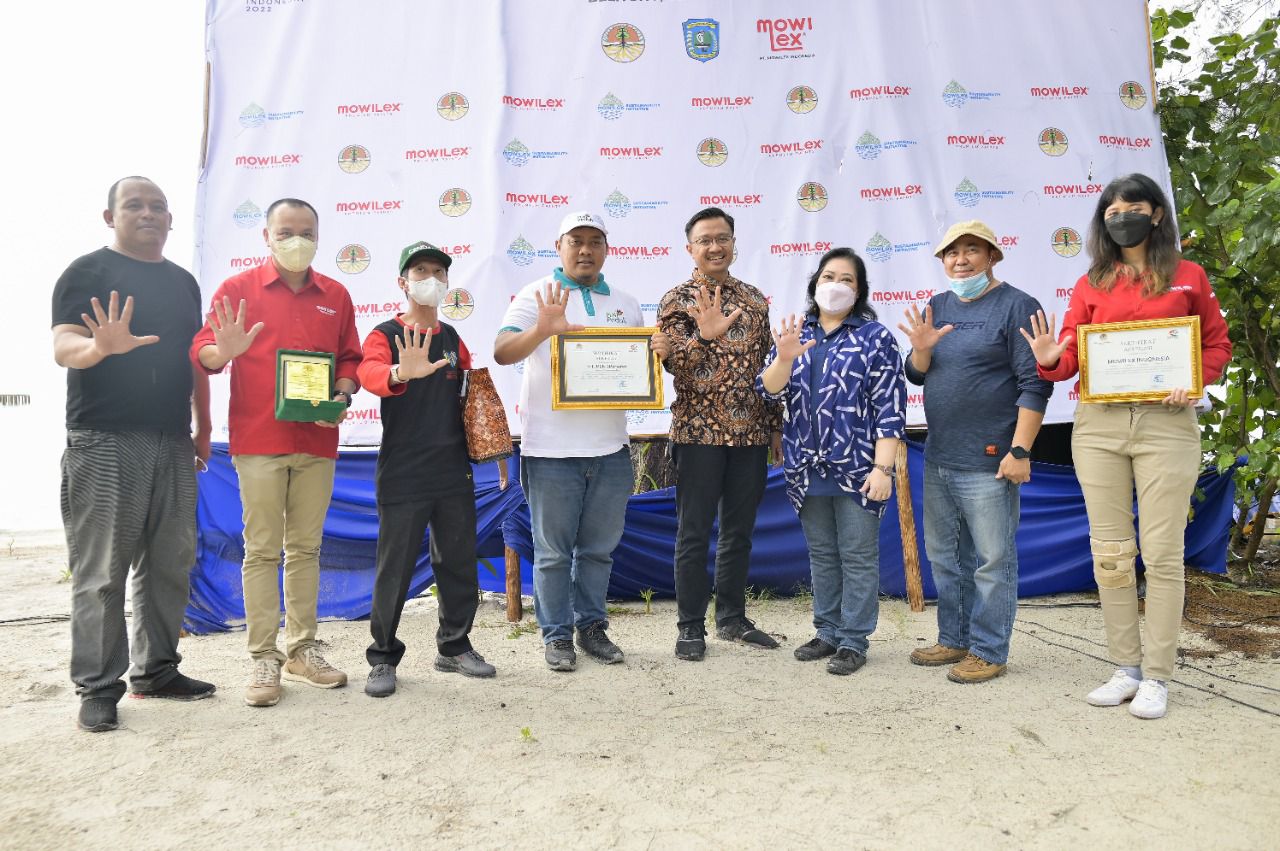 KLHK Kerja sama dengan Mowilex Tanam 10 Ribu Bibit Mangrove di Belitung