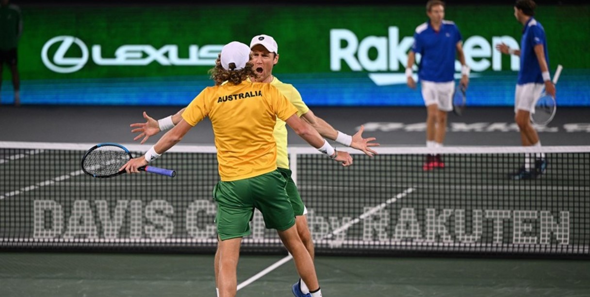 Ganda Australia Max Purcell dan Matthew Ebden melakukan selebrasi usai mengalahkan Prancis di laga Piala Davis.