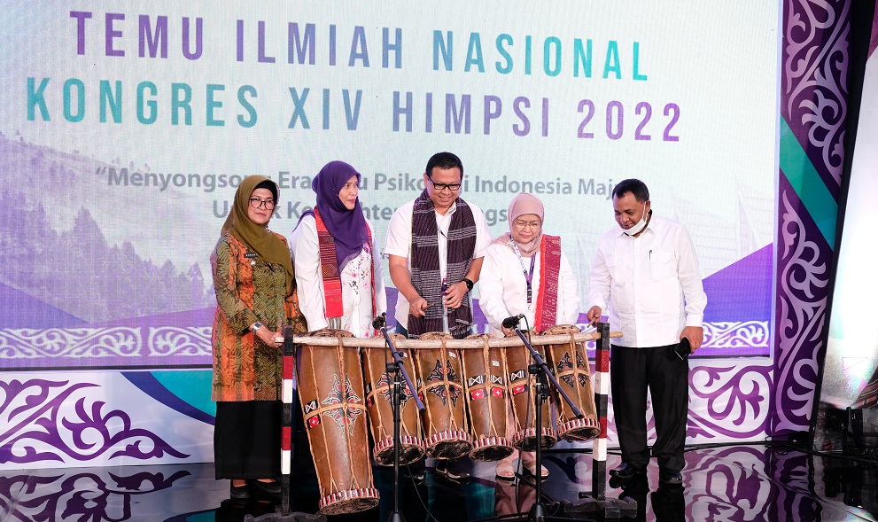 Pembukaan Kongres ke XIV Himpsi dan Temu Ilmiah Nasional di Parapat, Sumut, Jumat (30/9).