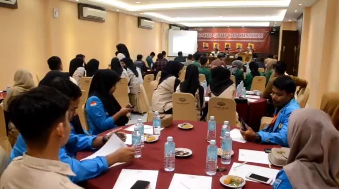 Focus Grup Discussion (FGD) dengan tema 'Membongkar Persoalan di Balik Kenaikan Harga BBM' di Banda Aceh, Jumat (9/9/2022)