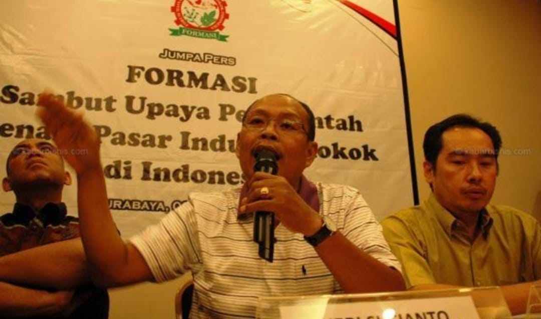 Heri Susianto (tengah).