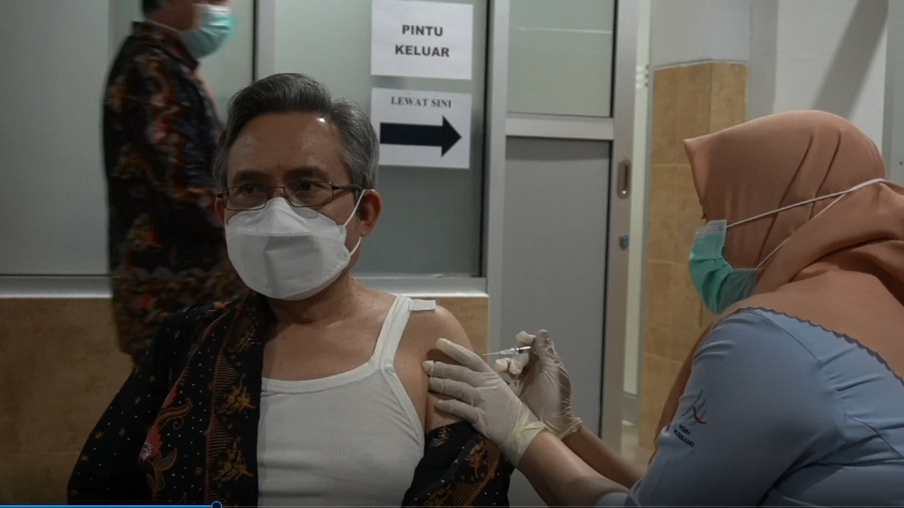 Kemenkes Izinkan Vaksinasi Covid-19 bagi WNA di Indonesia