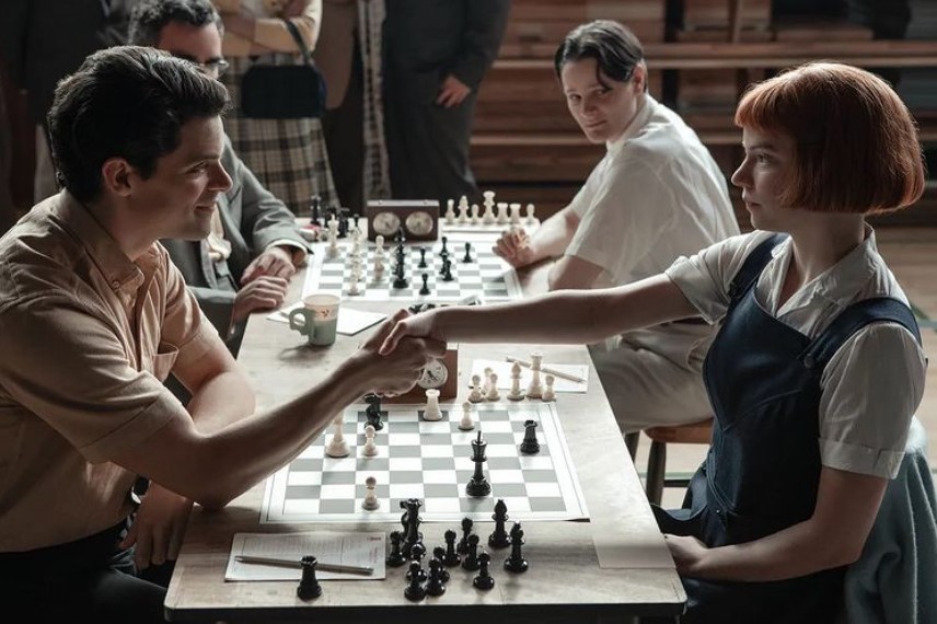 Cuplikan adegan dari serial Netflix The Queen's Gambit