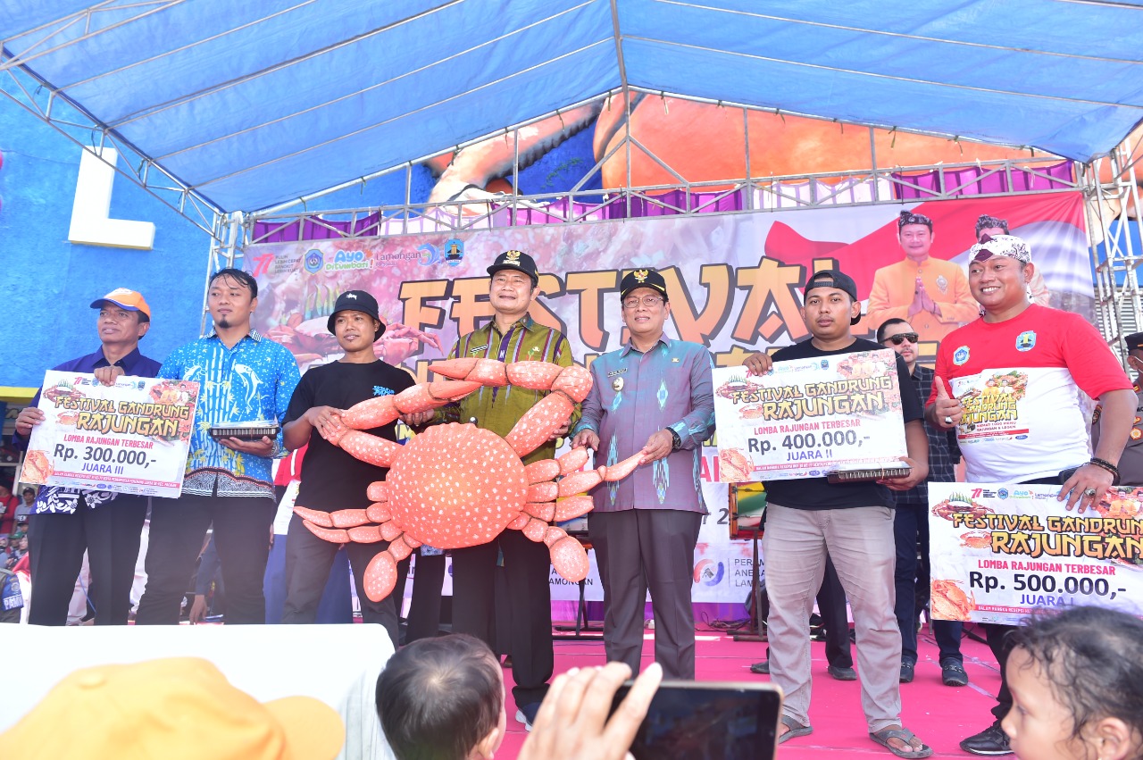 Festival Gandrung Rajungan, Lamongan, Jawa Timur.   