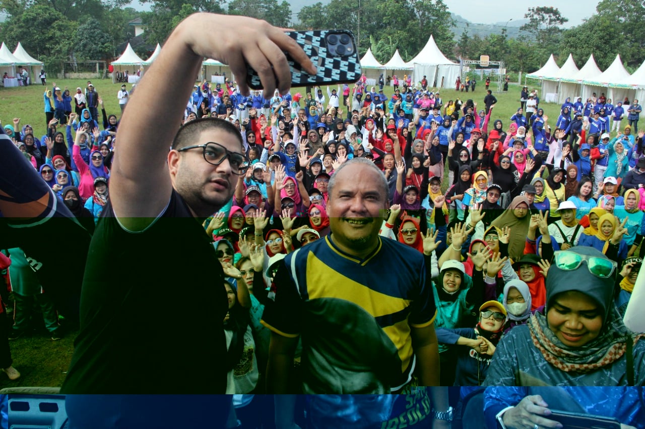 Rajiv, Bacaleg DPR RI dari Partai NasDem, senam pagi bersama kaum ibu di Kabupaten Bandung