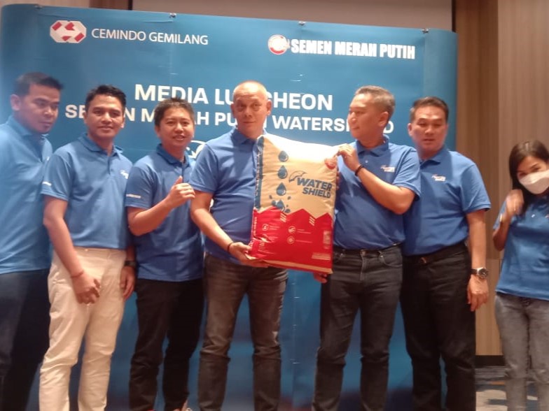PT Cemindo Gemilang Tbk (CMNT) menghadirkan produk inovatif terbarunya di Provinsi Bengkulu, yakni semen multiguna superpremium.