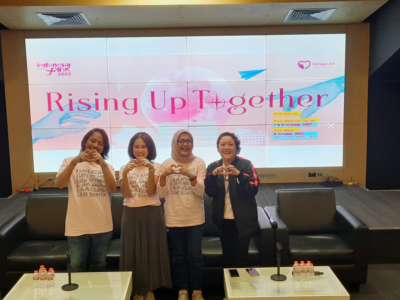 Acara konferensi pers Indonesia Goes Pink (IGP) 2022 di Stadion Utama GBK, Jakarta, Kamis (15/9).