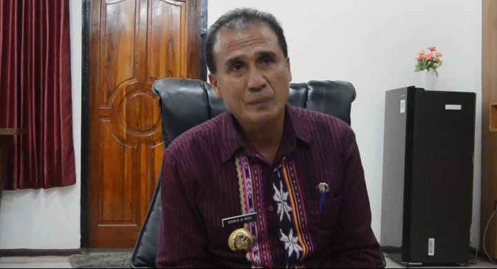 Penjabat Bupati Flores Timur Doris Alexander Rihi saat di temui di ruang kerjanya.
