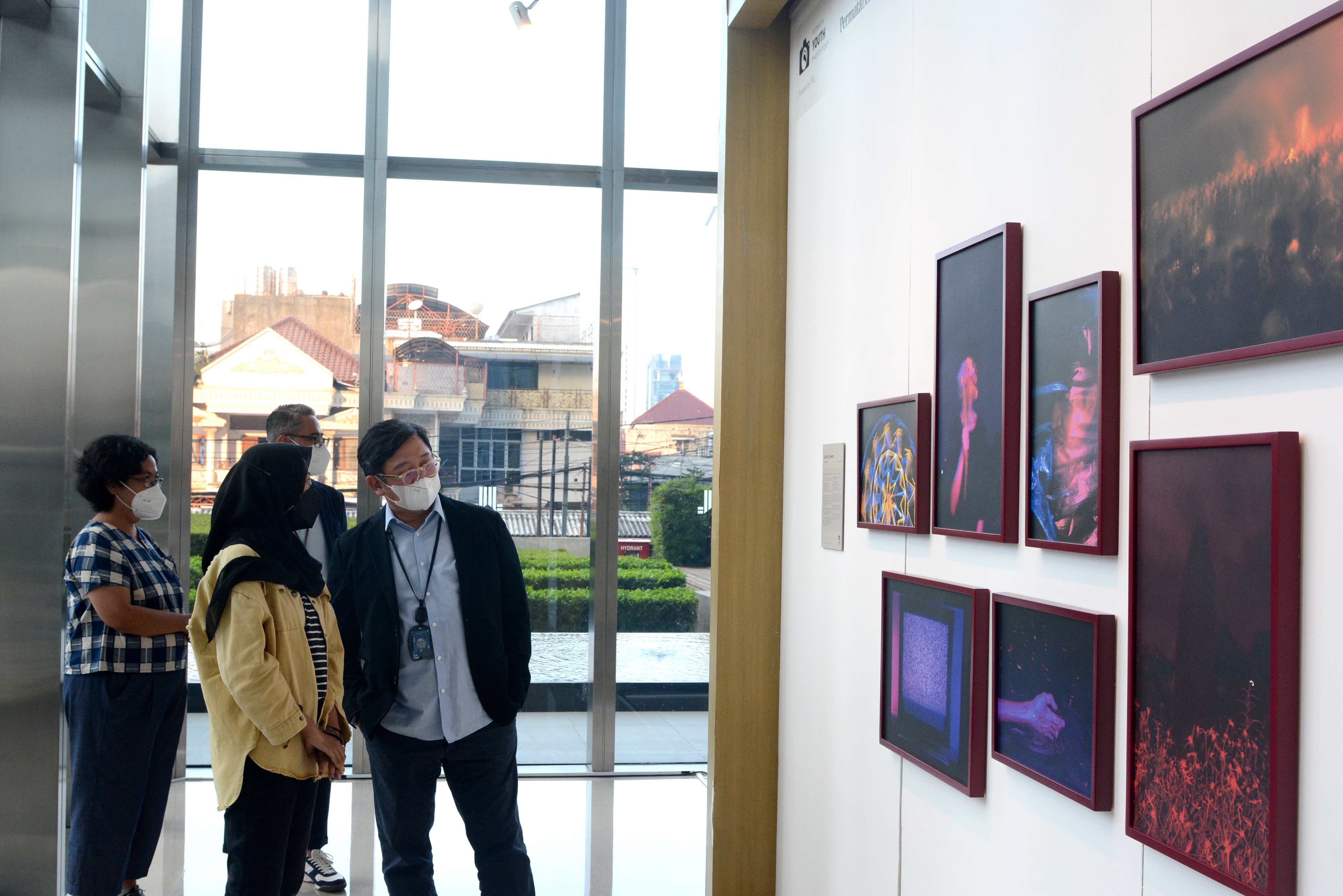 Pameran foto peserta Permata Youth Photostory 2022
