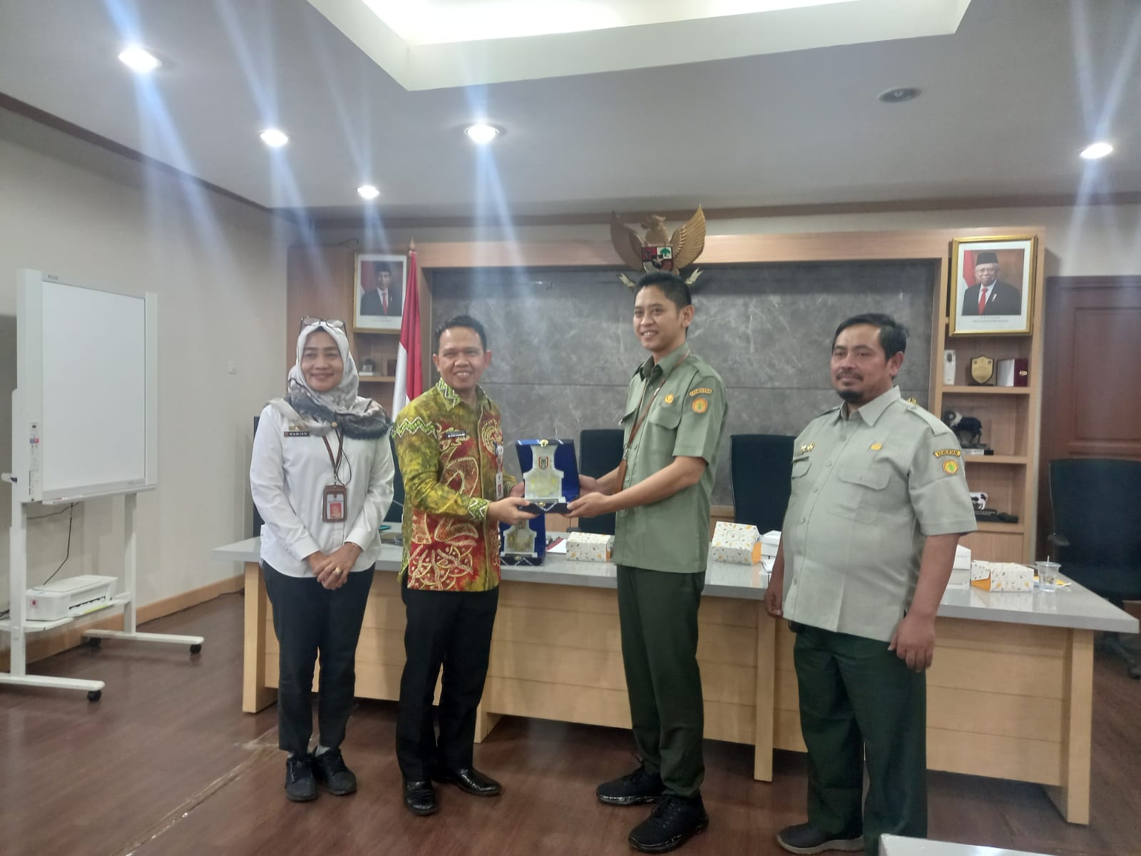 Kepala Dinas Perkebunan dan Peternakan Kalsel, Suparmi, bertemu pejabat di Kementerian Pertanian