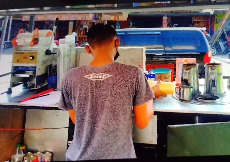 Terduga Bjorka Ditangkap saat Kerja di Toko Es