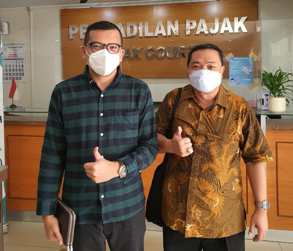 Kuasa hukum PT Sumber Latumbi, Alessandro Rey dan dan Dharmawan dari Firma Rey & Co Jakarta Attorneys At Law