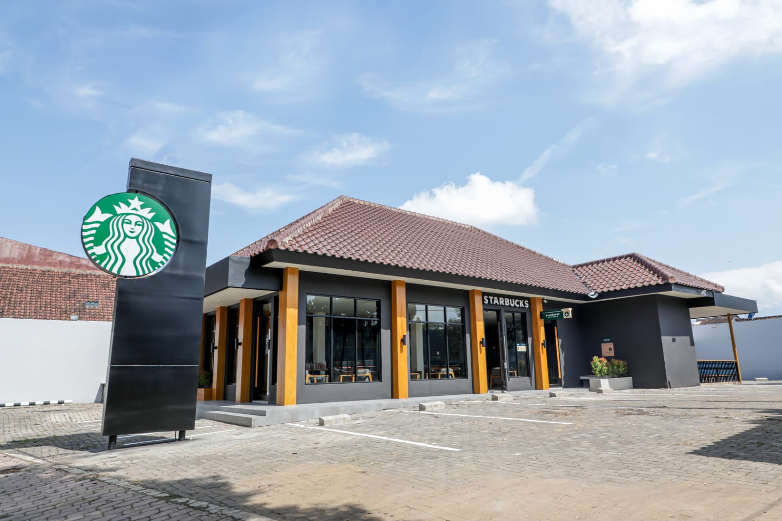 Gerai Starbucks Jember