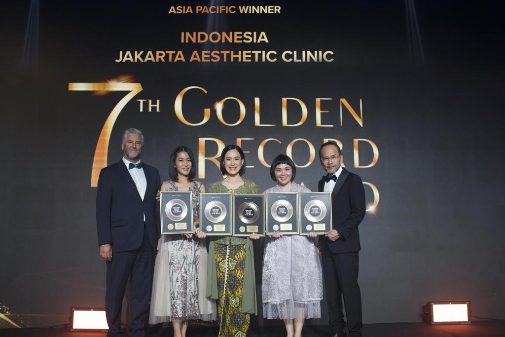 Jakarta Aesthetic Clinic meraih lima penghargaan di ajang Asia Pacific di 7th Golden Record Award (GRA) by Merz Aesthetics.