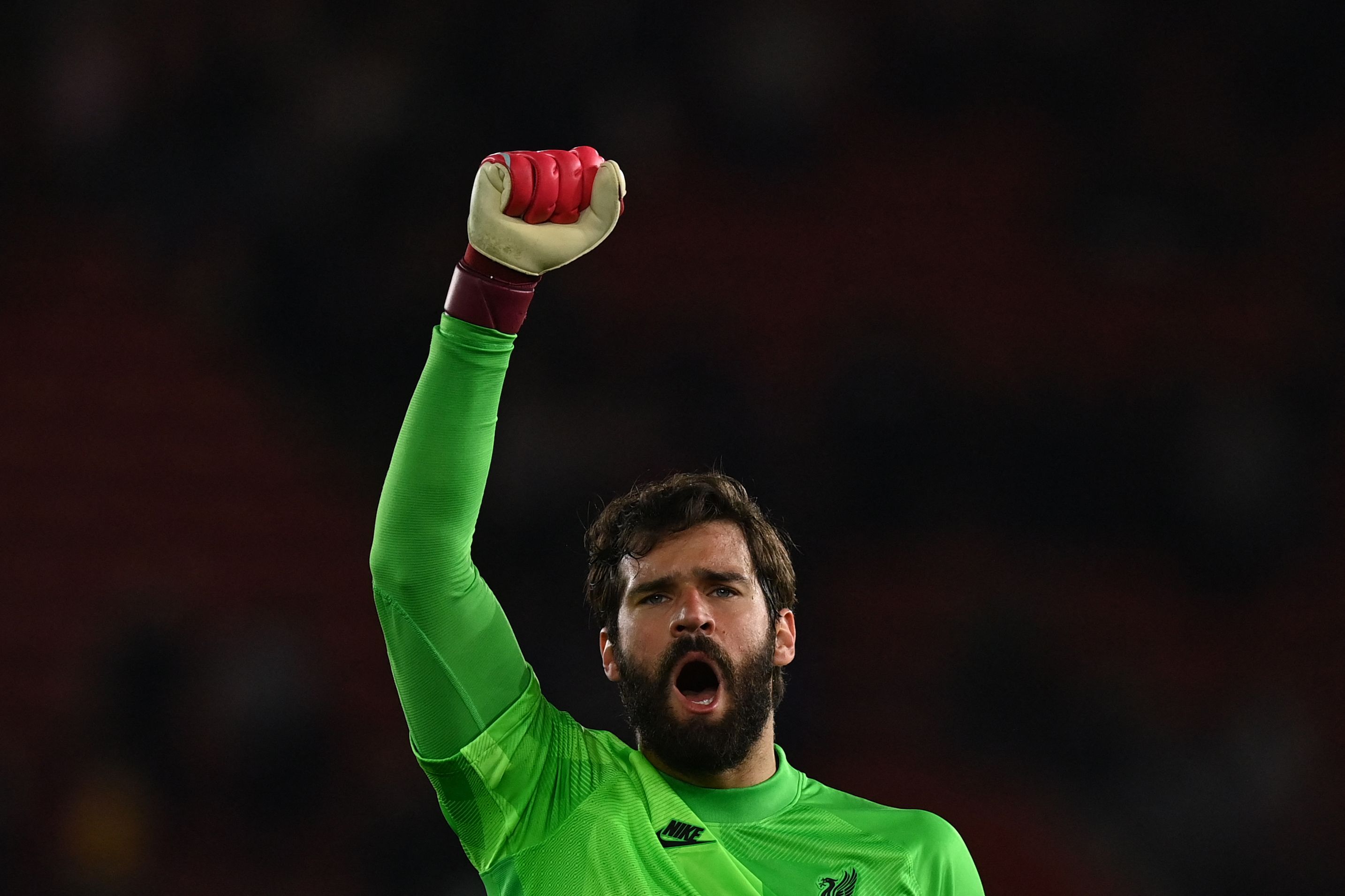 Penjaga gawang Liverpool Alisson Becker