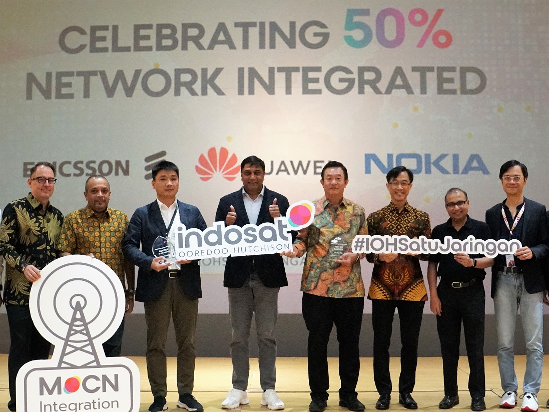 Indosat Ooredoo Huthison saat mengumumkan jaringannya telah terintegrasi 50%.