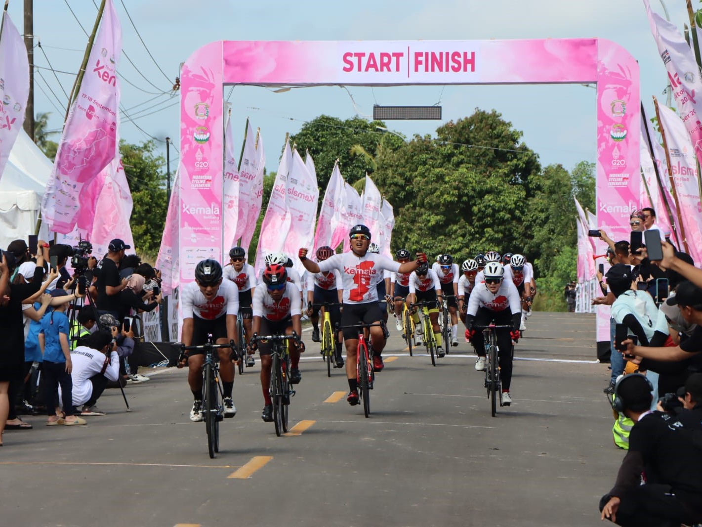Kompetisi Bersepeda Internasional Tour of Kemala 2022 Angkat Belitung