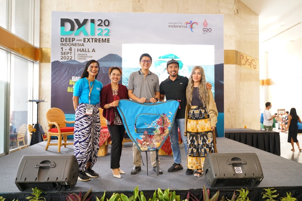 Talkshow dengan judul “Sambil Menyelam Minum Sampah?” di Pameran Deep and Extreme 2022, Hall A Jakarta Convention Center (JCC).